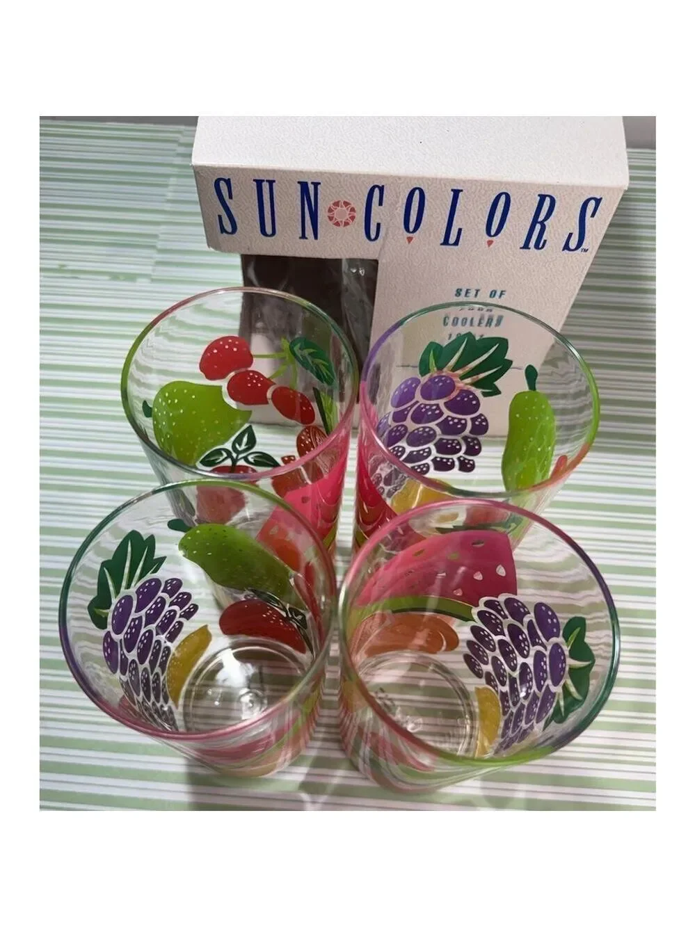 Vintage Acrylic Drink Ware Glasses Set Of 4 Coolers Fruit Colors 19 oz